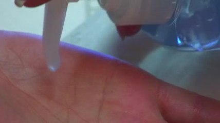 Manucure faux ongles : la pose de faux ongles en vidéo