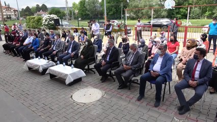 Şehit annesini duygulandıran açılış... Oğlunun fotoğrafını severek gözyaşı döktü