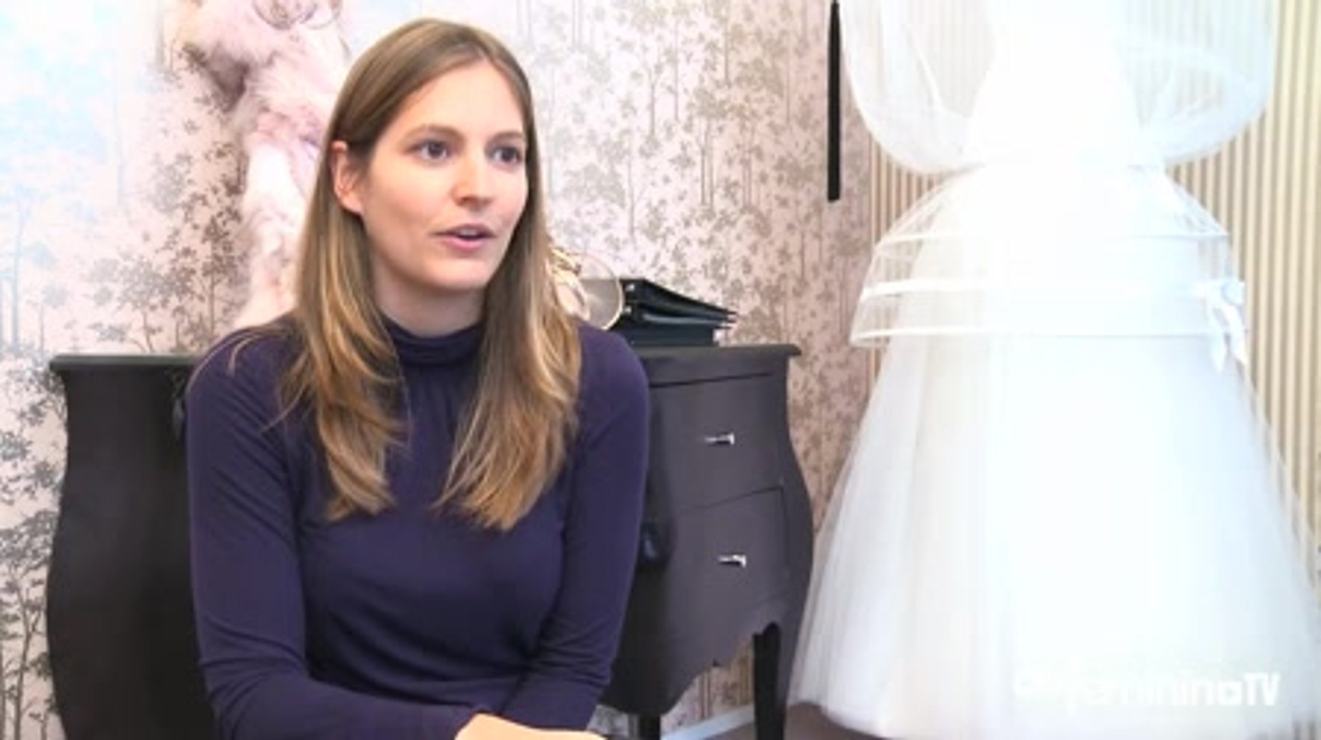 Essayages robes de mariée Suzanne Ermann 2012 en vidéo - Vidéo Dailymotion