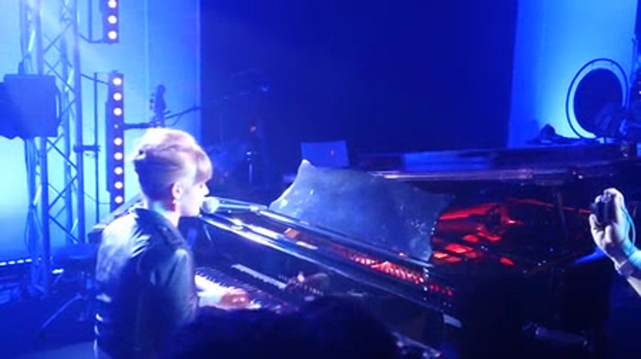 showcase micky green festival de cannes 2011