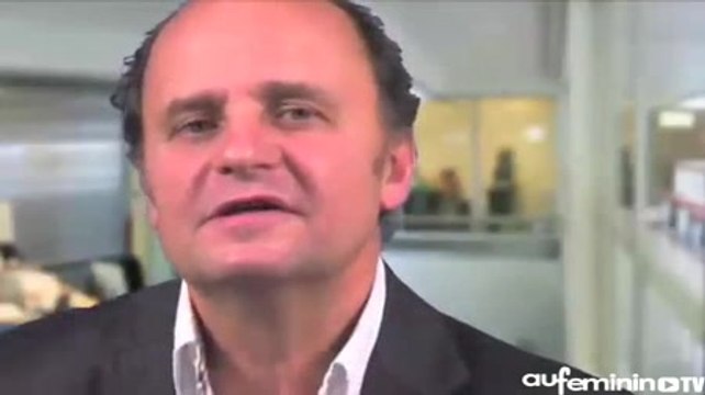 astuces: les gestes à proscrire en entretien d'embauche