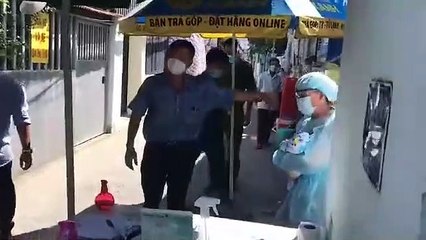 Cả nhà dương tính nCoV, em bé 8 ngày tuổi phải theo đi cách ly