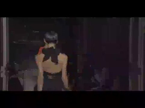 Défilé Yves Saint Laurent : vidéo Yves Saint Laurent - défilé Yves Saint Laurent Printemps-Eté 2011