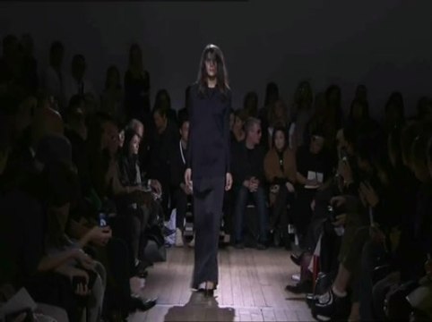 Défilé Maison Martin Margiela : vidéo Maison Martin Margiela - Défilé Maison Martin Margiela Printemps-Eté 2011