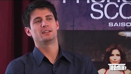 Скачать видео: James Lafferty parle de l'amour - Interview vidéo de James Jafferty, Frères Scott