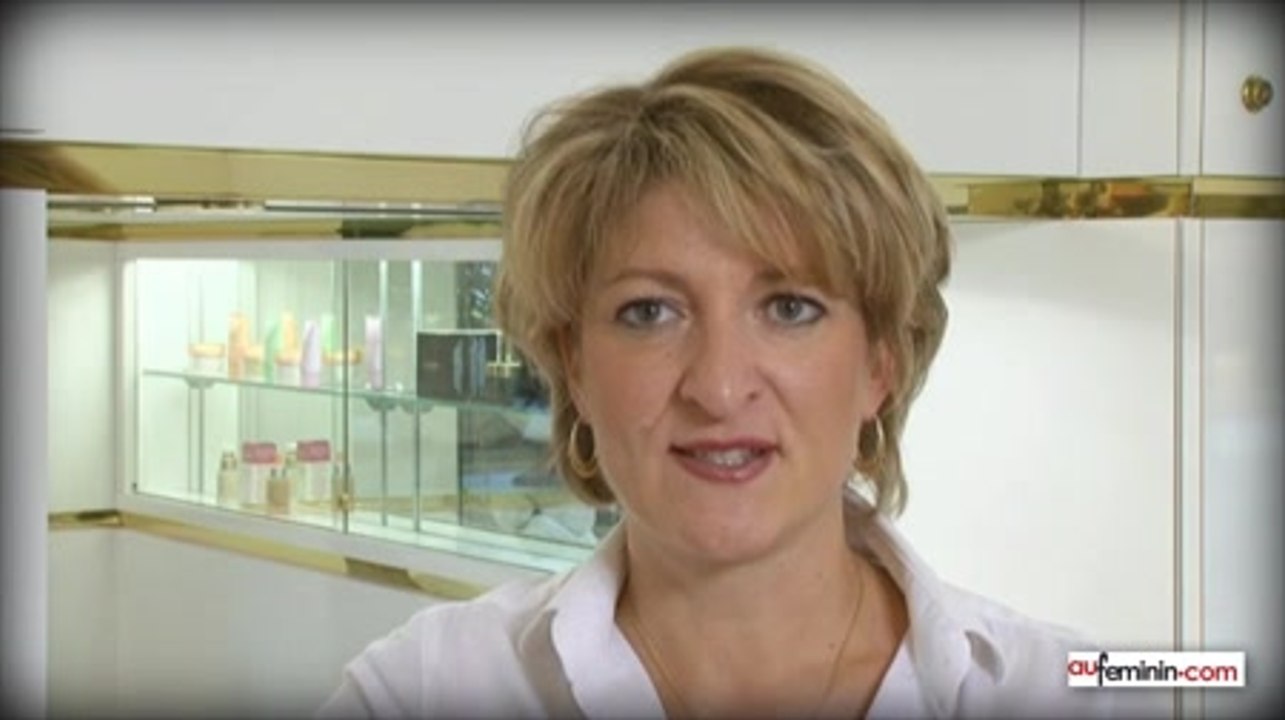 Maquillage de mariée lumineux pour un mariage lumineux en vidéo