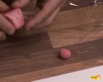Pâte d'amandes : technique pour faire une fleur en pâte d'amandes