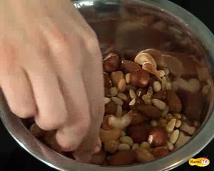 Comment faire des fruits secs épicés pour l'apéritif 