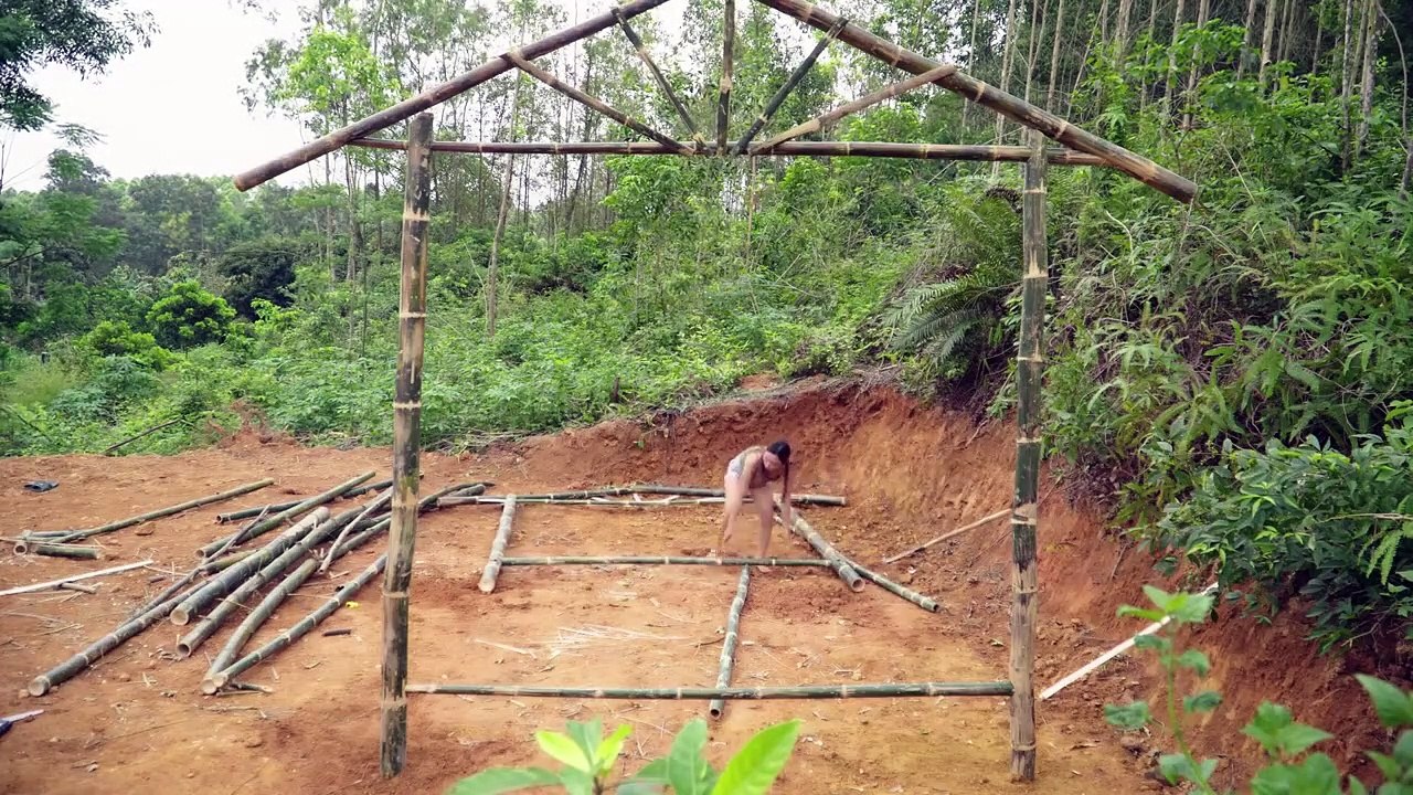 Survival Building - Layla'S Making A Bamboo House In Forest - Layla X Bamboo