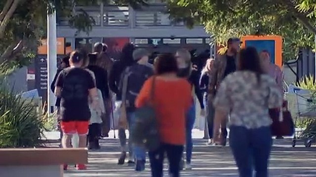 Queensland tightens border restrictions as COVID-19 outbreak worsens in Sydney