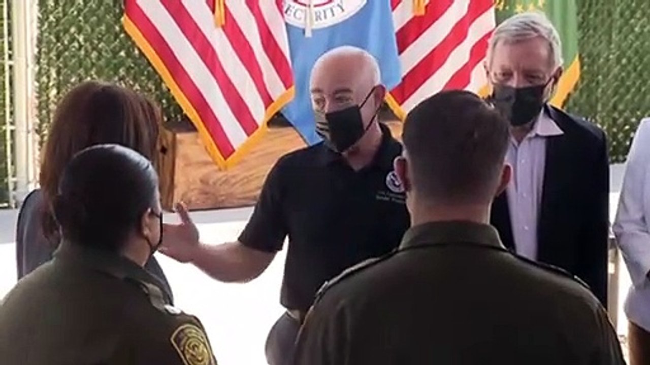 Vicepresidenta de EEUU visita frontera con México para ver "efectos" de la migración
