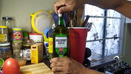 whisky passport con agua mineral topo chico refrescante bebida epica para el calor de  verano receta de cocina
