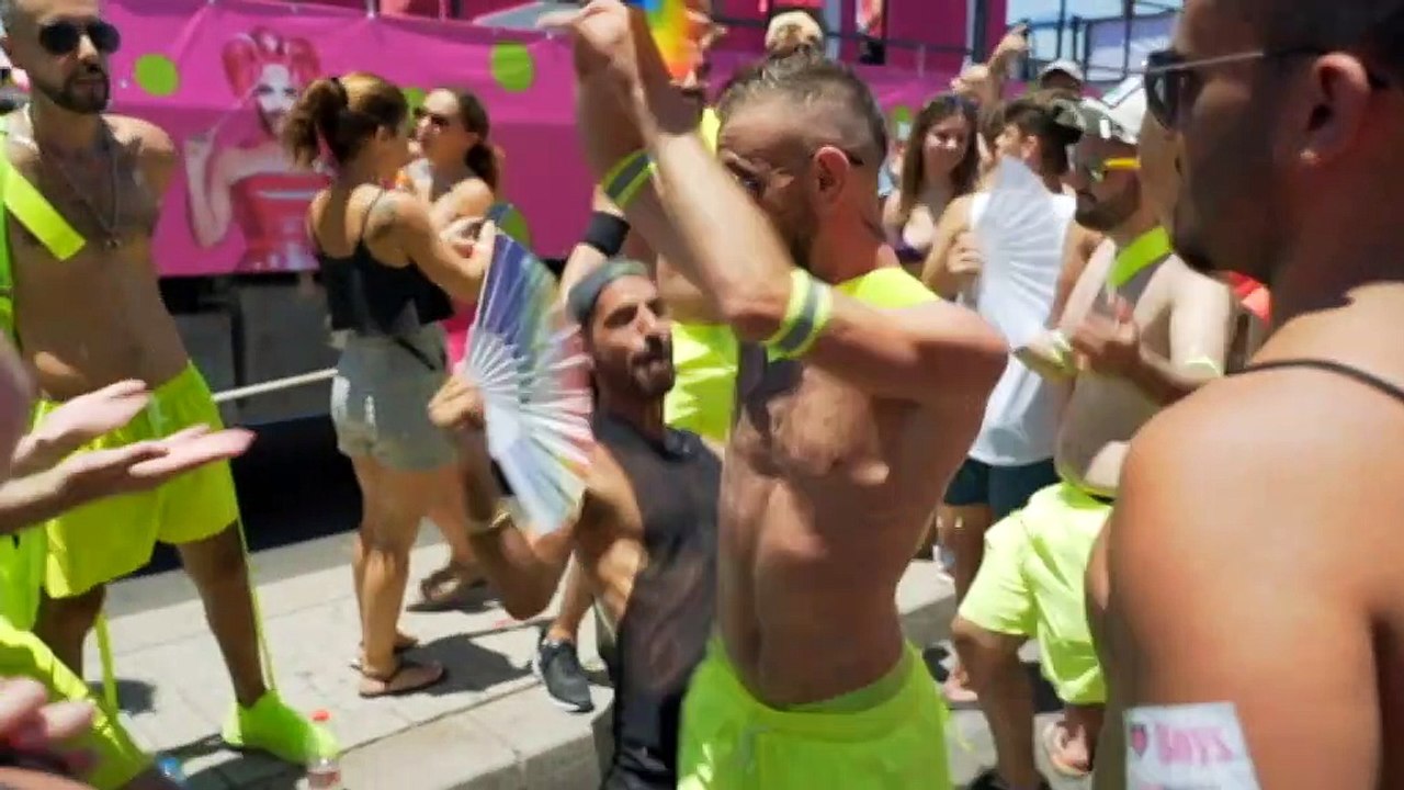 Israel festivities continue despite coronavirus outbreak