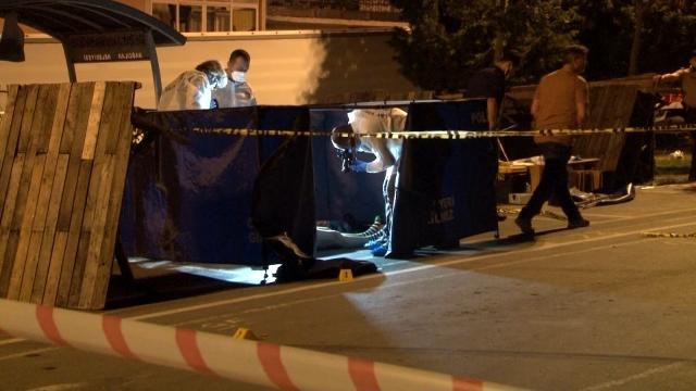 Son dakika haberi... Bağcılar'da ailesiyle parkta oturan şahıs, tartıştığı iki kişiye kurşun yağdırdı: 1 ölü, 1 yaralı