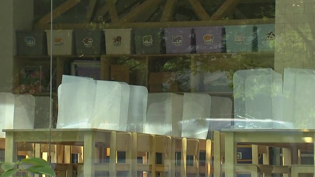 '홍대 모임' 원어민 강사발 집단감염 80여 명...일부 학교 원격 수업 / YTN