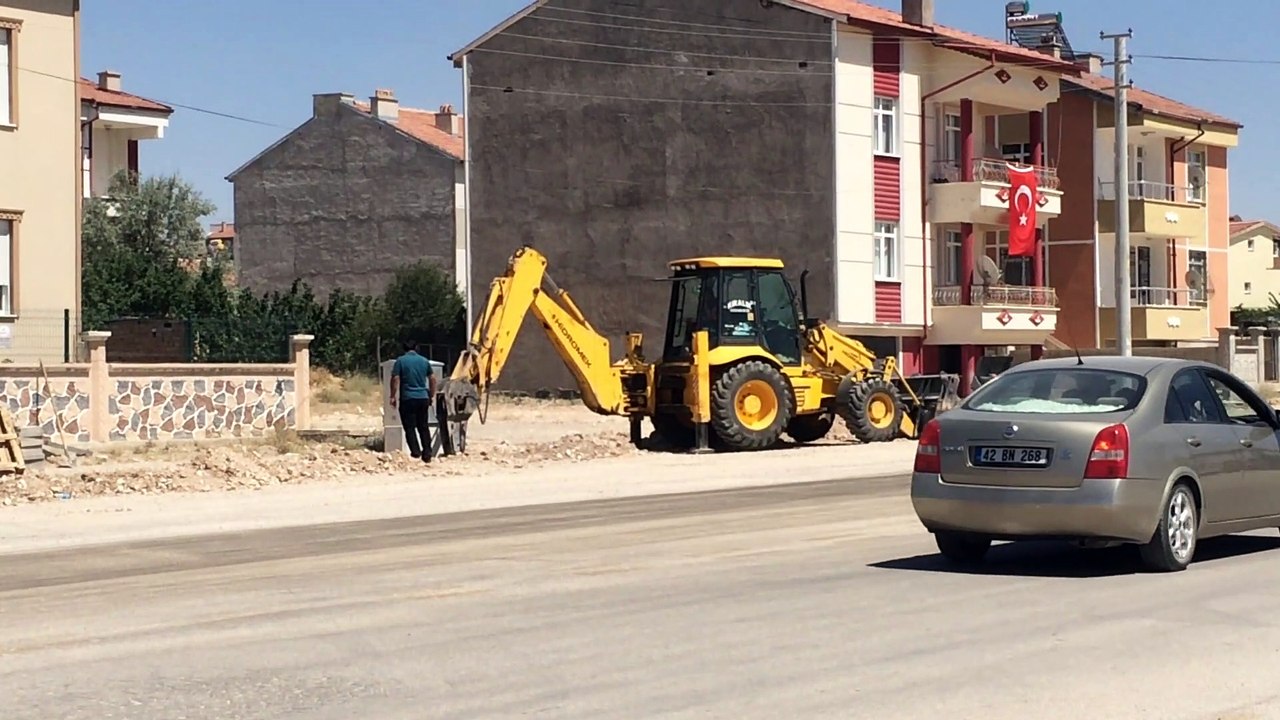 İş makinesi ile taramalı gibi çalışan hacı dayı