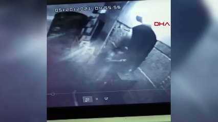 İmamın, müezzine tabureyle saldırdığı görüntüler ortaya çıktı