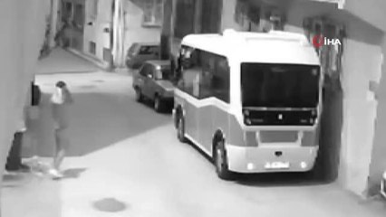 Fare deliğinden girdi, minibüsü soydu