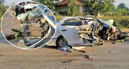 Feci kaza! Otomobil paramparça oldu: Çok sayıda ölü ve yaralı var