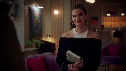 The Bold Type 5x06 - Clip from Season 5 Episode 6 - I Expect You to Have Adventures