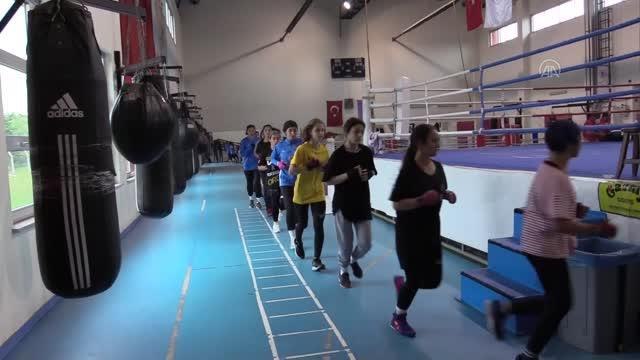 KASTAMONU - Yıldız Kadın Boks Milli Takımı'nın kampı devam ediyor