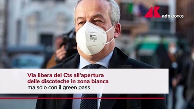 Discoteche, si torna a ballare con il Green Pass: l'ok del Cts