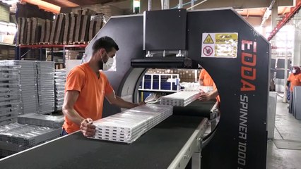 ZONGULDAK - Üretilen raflar dünyadaki market ve depolarda yerini alıyor