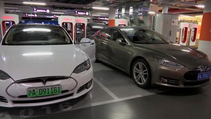 테슬라 '소프트웨어 결함' 中 28만5천 대 원격 리콜 / YTN