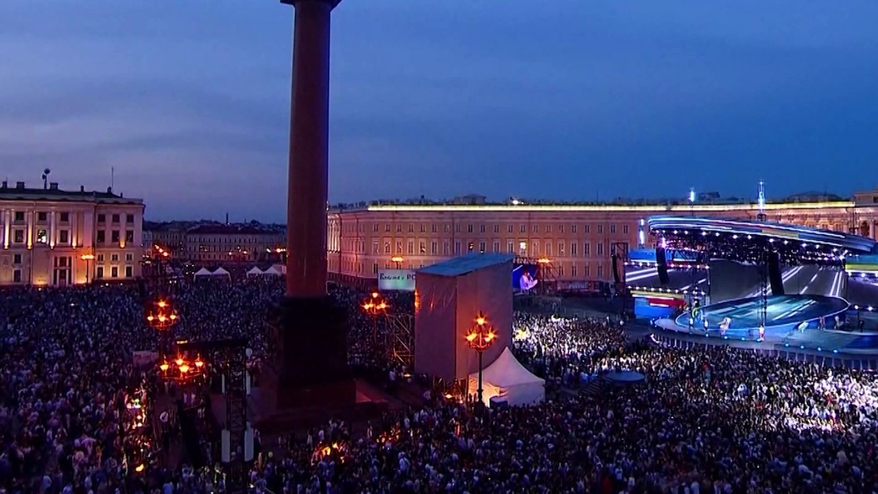 Abi-Feier in Sankt Petersburg: 'Purpurrote Segel' krönen Weiße Nächte