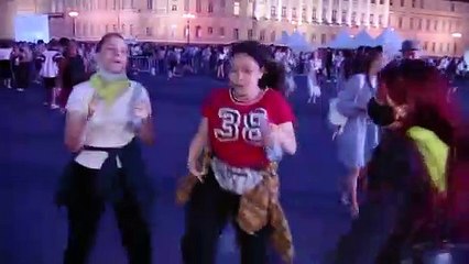 A San Pietroburgo celebrata la festa delle Vele scarlatte