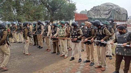 Delhi Police stops farmers from marching towards Raj Bhavan