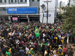 Motociata de Bolsonaro em Chapecó causa aglomeração