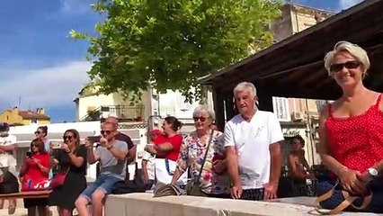 Martigues fête de la St Pierre : les jeux d'antan dans le canal