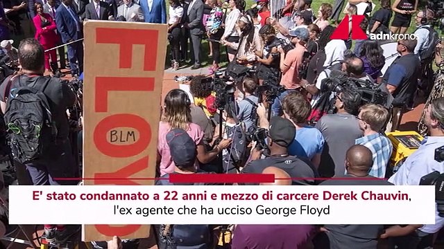 Omicidio Floyd, ex agente Chauvin condannato a 22 anni e mezzo