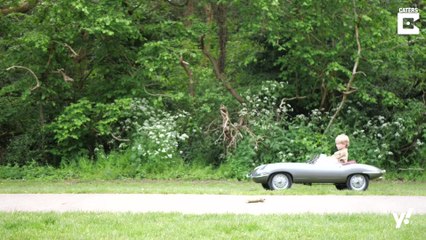 Alte Tretautos erstrahlen in dieser Sammlung in neuem Glanz