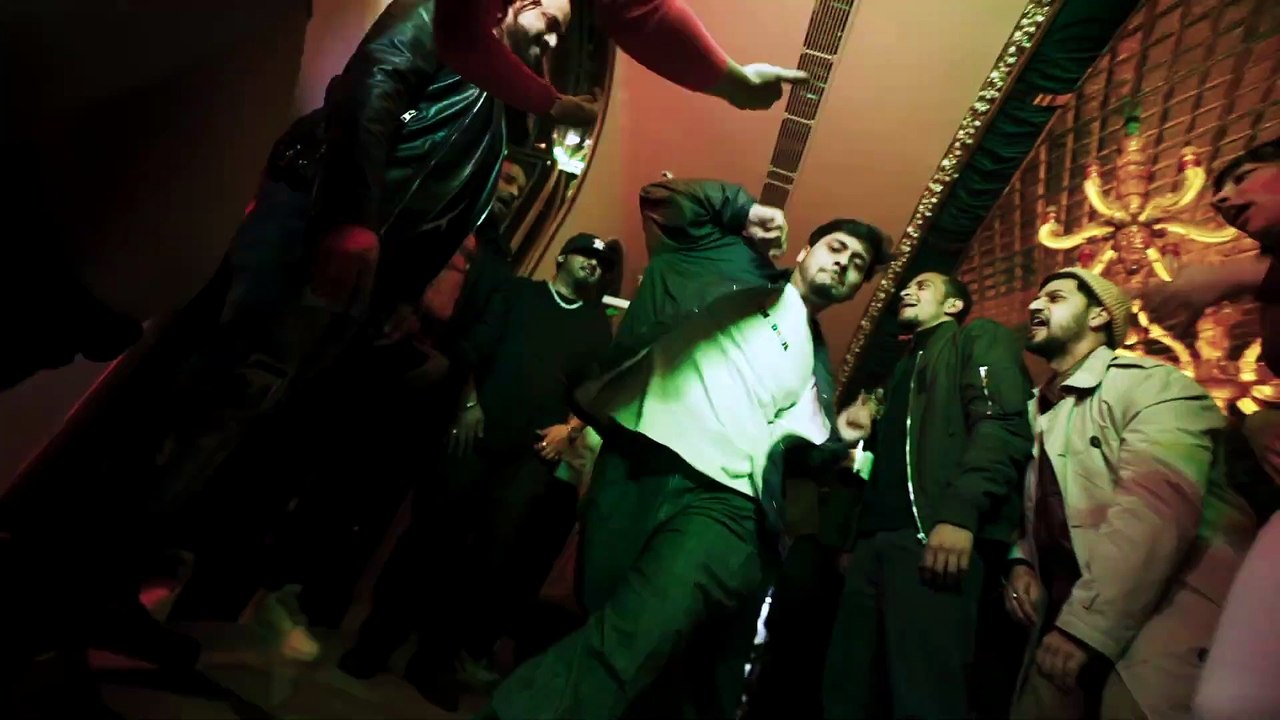 Jingle Bell | Hommie Dilliwala Ft. Yo Yo Honey Singh (Official Video)