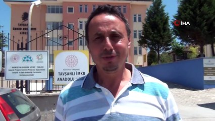 Annesi, babası ve halası ile aynı okulda sınava girdi