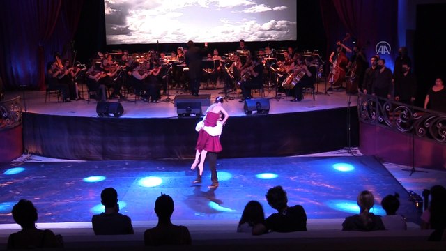 MERSİN - Mersin Devlet Opera ve Balesi, 'Yerelden Evrensele' eseriyle sanatseverlerle buluştu