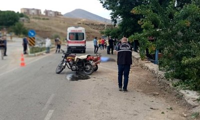 Son dakika haber: Freni tutmayan motosiklet bahçe duvarına çarptı: 1 ölü, 2 yaralı