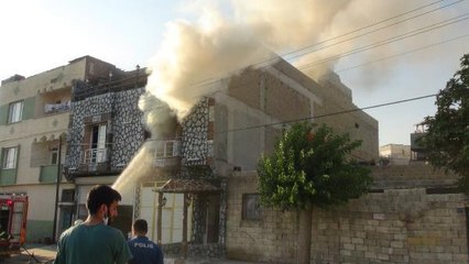 Kilis'te, boşanma aşamasında olan kadın evini ateşe verdi