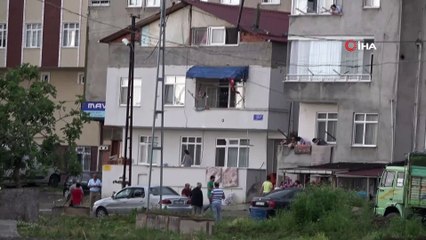 Çatıdan düşen 1 kişi öldü, 1 kişi ağır yaralandı