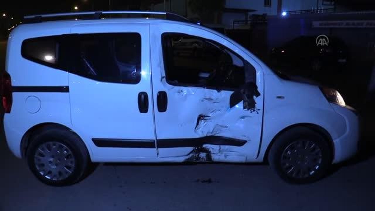 Son dakika haberi! Elektrikli bisiklet ile hafif ticari araç çarpıştı: 1 ölü, 3 yaralı