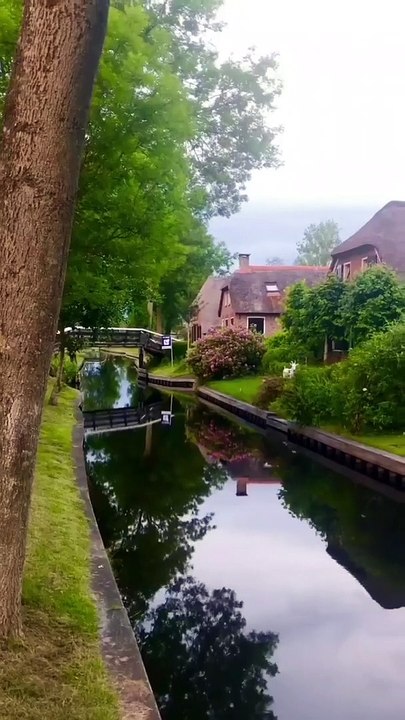 القريه الساحرة في هولندا