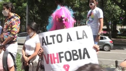 Miles de personas participan en la marcha del Orgullo LGBT+ en Ciudad de México