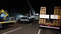 Trecho da Rua Rio Grande do Sul está interditado para retirada de grua