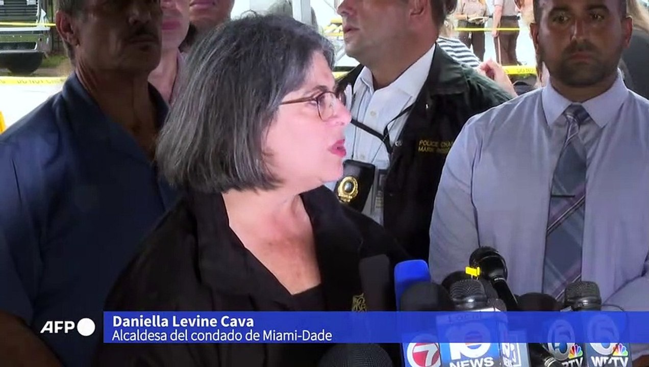 Un incendio dificulta las tareas de rescate en el edificio derrumbado en Florida