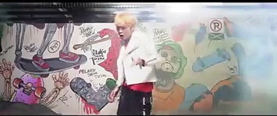 Julia Vis ft. Insan Aoi - Bodo Amat