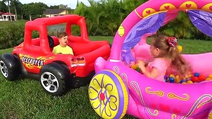 Diana Pretend Play with Princess Carriage Inflatable Toy