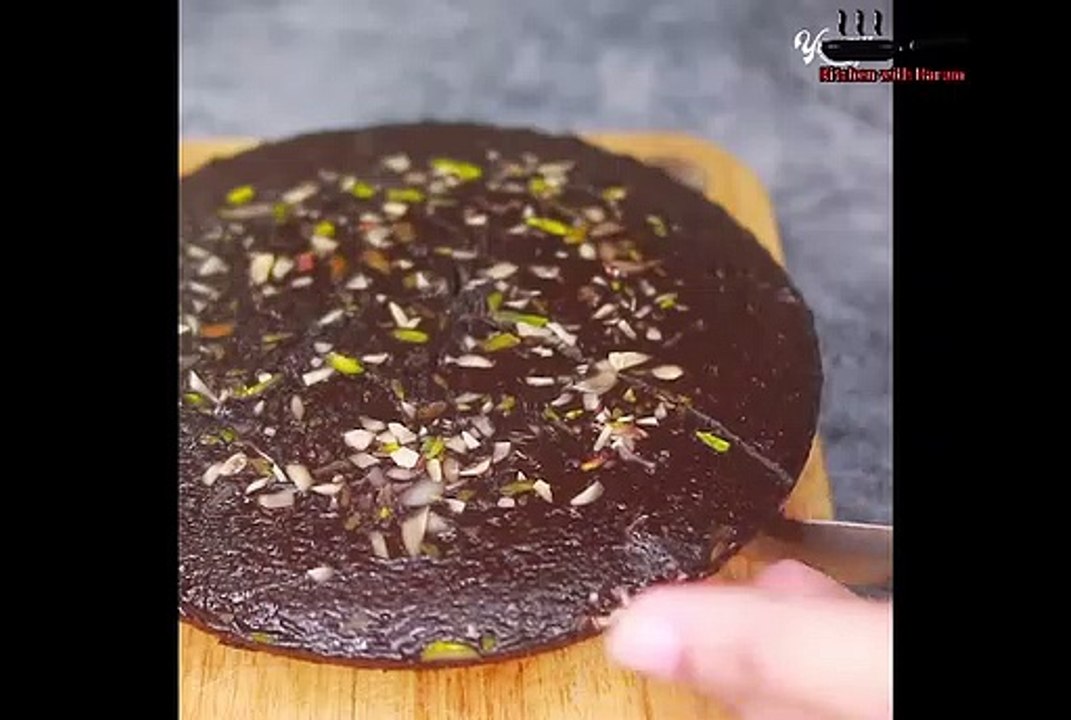 3 Ingrediant Chocolat cake In karahi Eggless and without oven By Kitchen With Harum