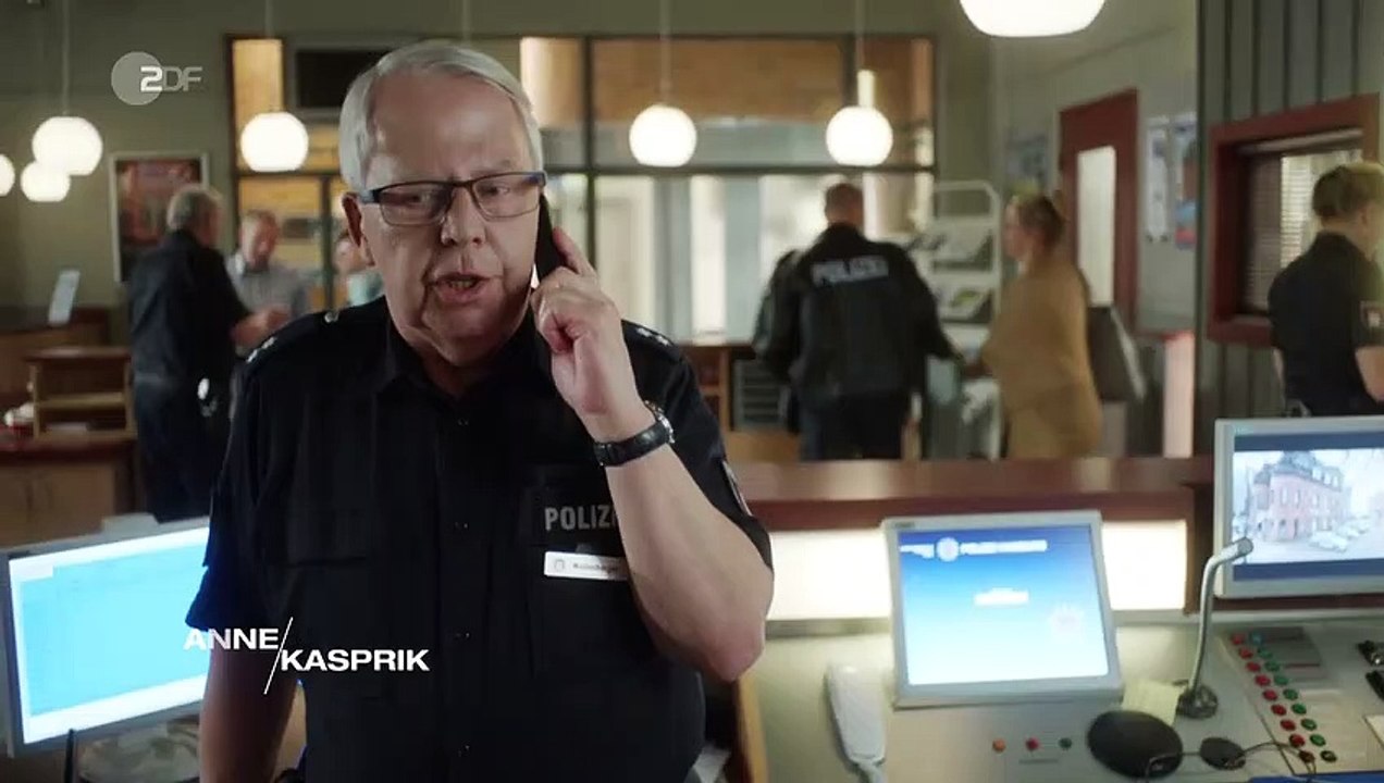 Notruf Hafenkante (354) Staffel 15 Folge 1 - Clangirl